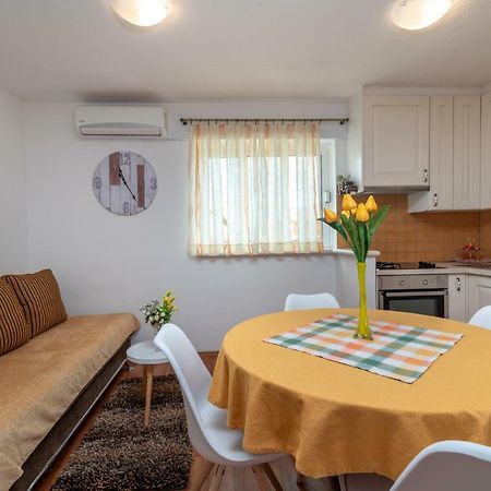 Apartment Dinka Трогір Екстер'єр фото