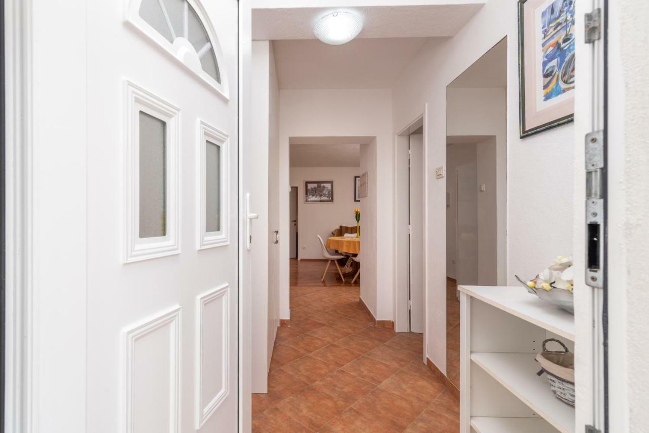 Apartment Dinka Трогір Екстер'єр фото