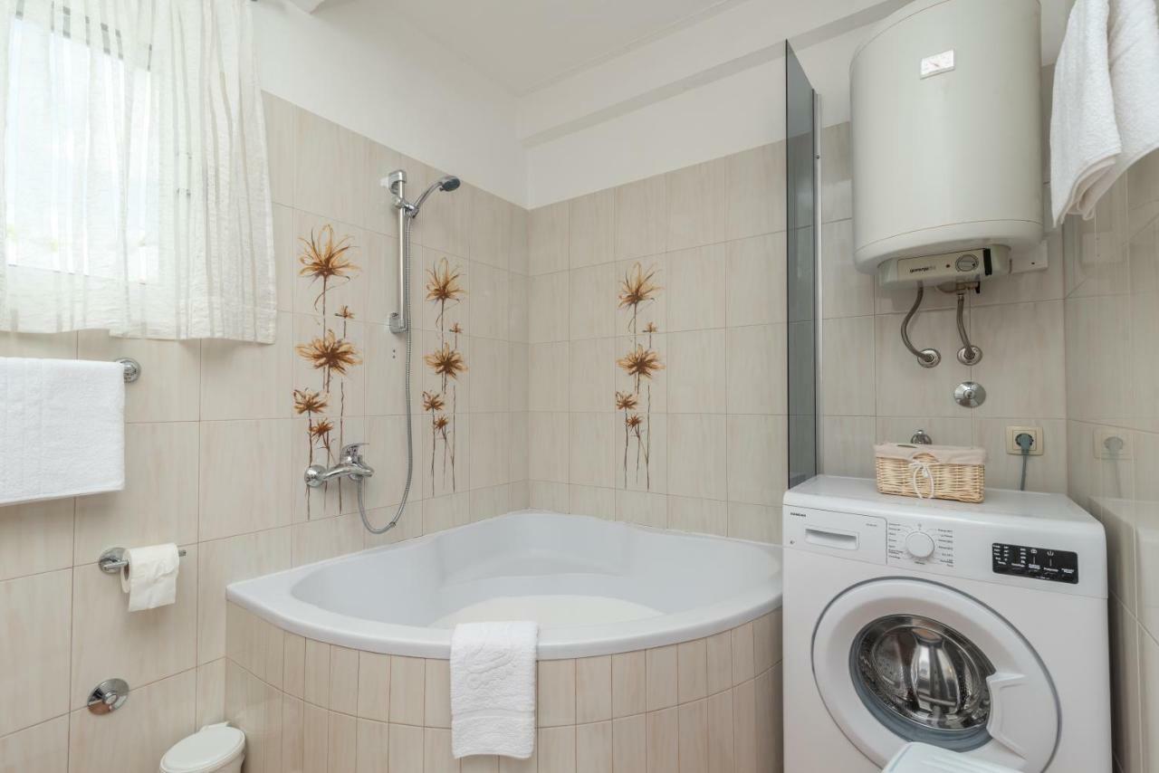 Apartment Dinka Трогір Екстер'єр фото