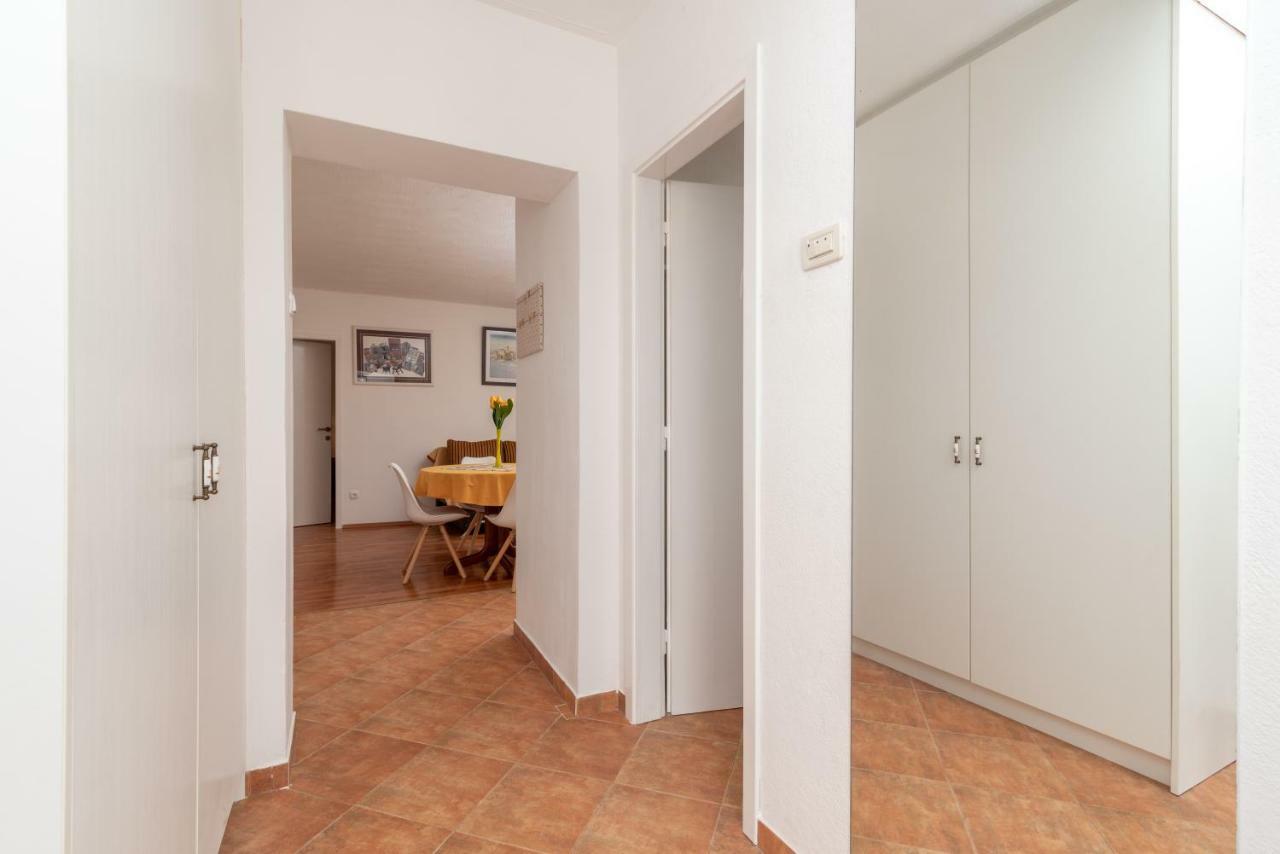 Apartment Dinka Трогір Екстер'єр фото