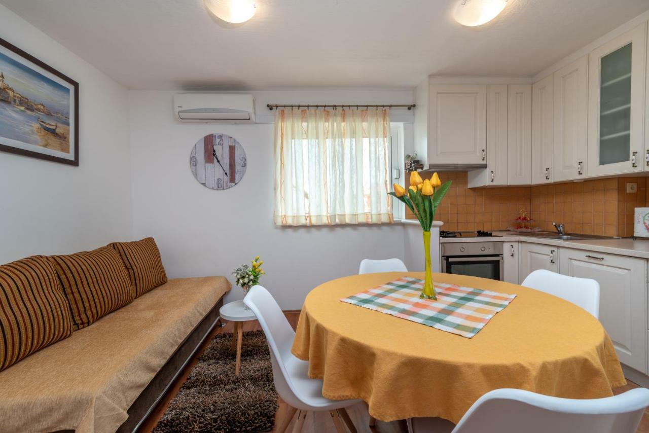 Apartment Dinka Трогір Екстер'єр фото