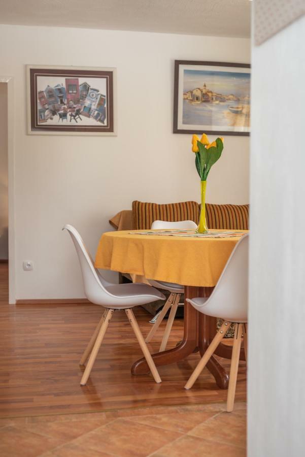 Apartment Dinka Трогір Екстер'єр фото