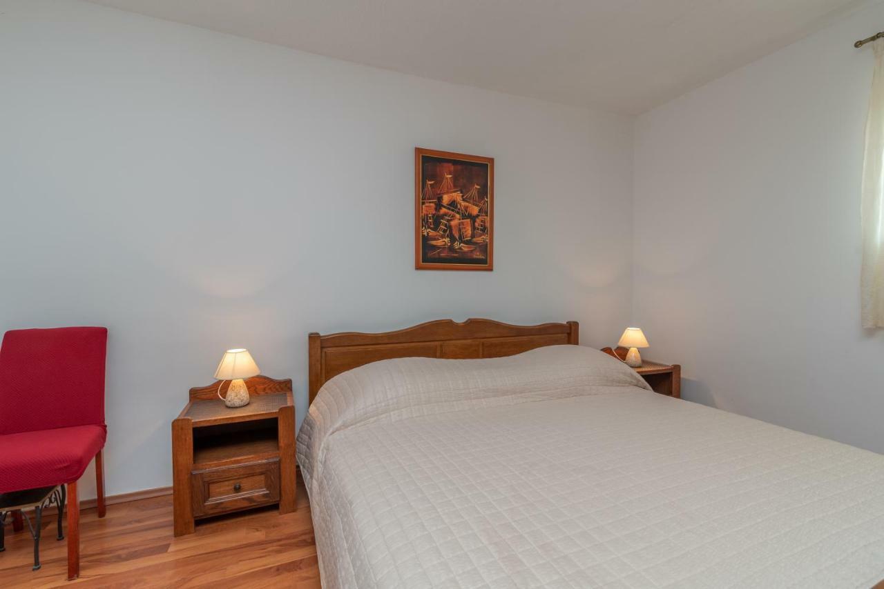 Apartment Dinka Трогір Екстер'єр фото