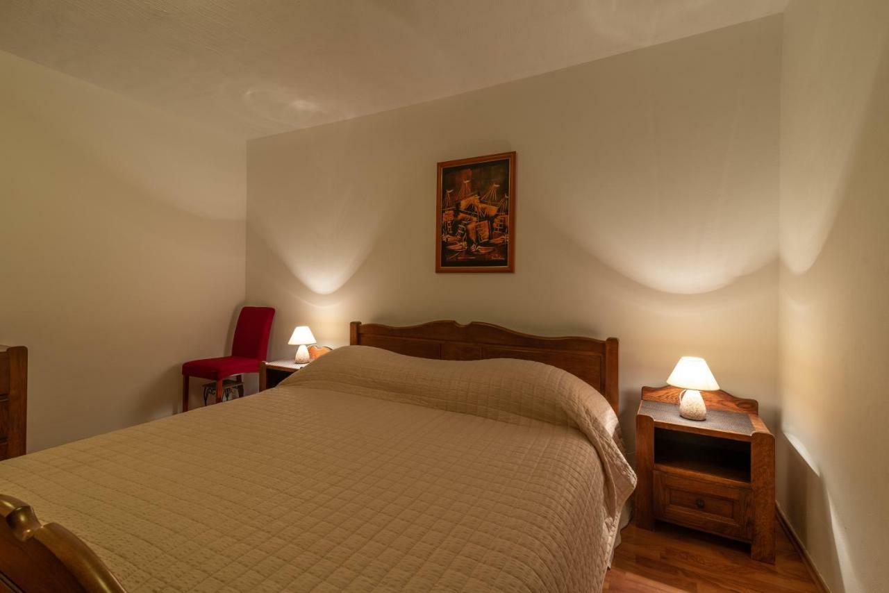 Apartment Dinka Трогір Екстер'єр фото