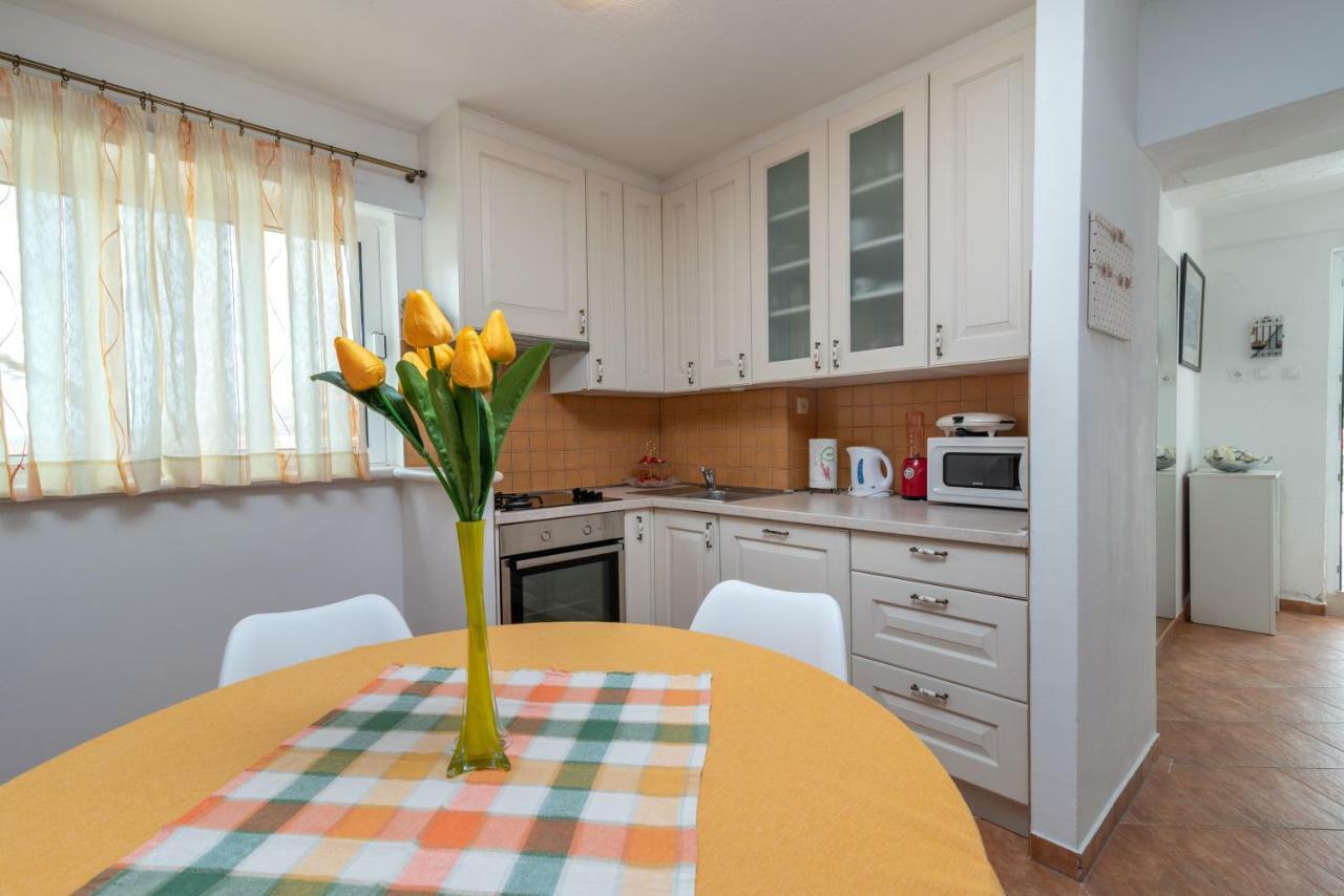 Apartment Dinka Трогір Екстер'єр фото