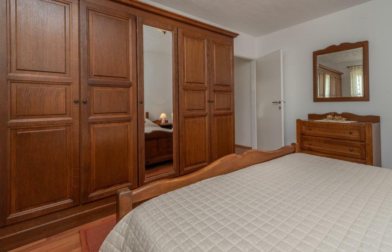 Apartment Dinka Трогір Екстер'єр фото