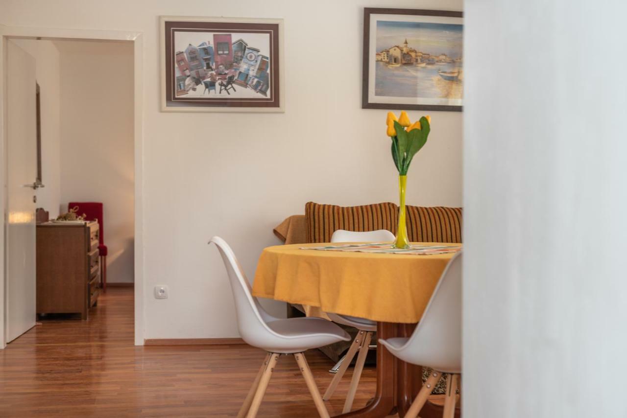 Apartment Dinka Трогір Екстер'єр фото