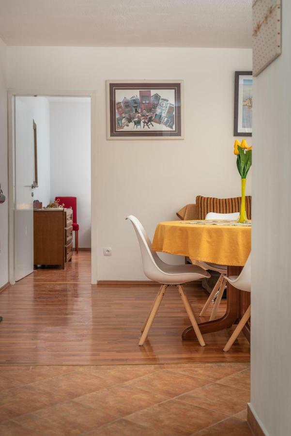 Apartment Dinka Трогір Екстер'єр фото