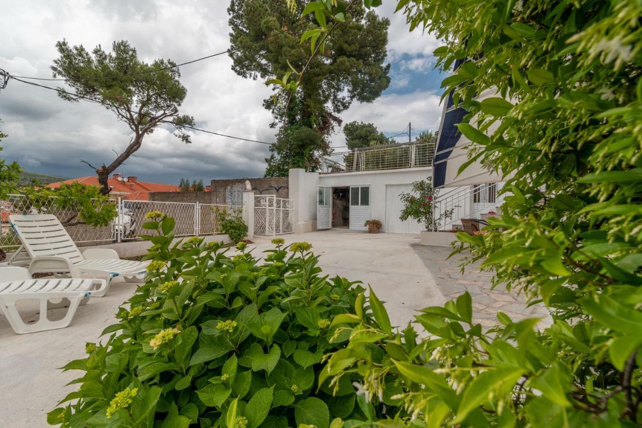 Apartment Dinka Трогір Екстер'єр фото