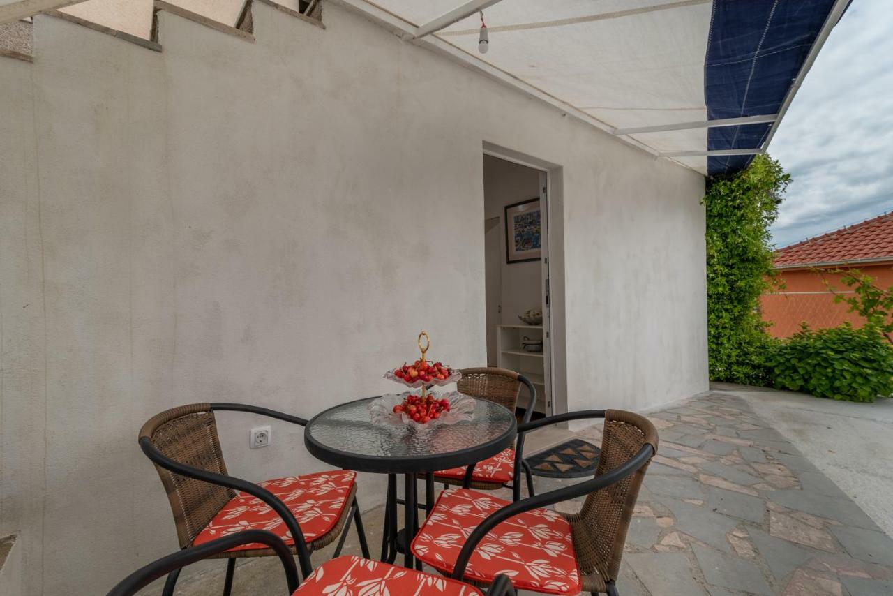 Apartment Dinka Трогір Екстер'єр фото