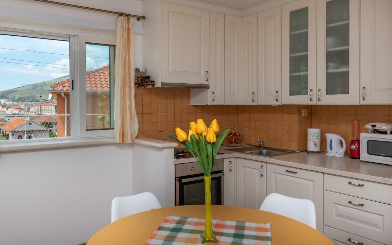 Apartment Dinka Трогір Екстер'єр фото